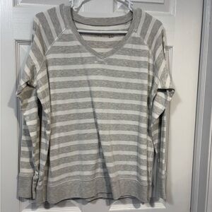 Old navy light sweatshirt gray and white
